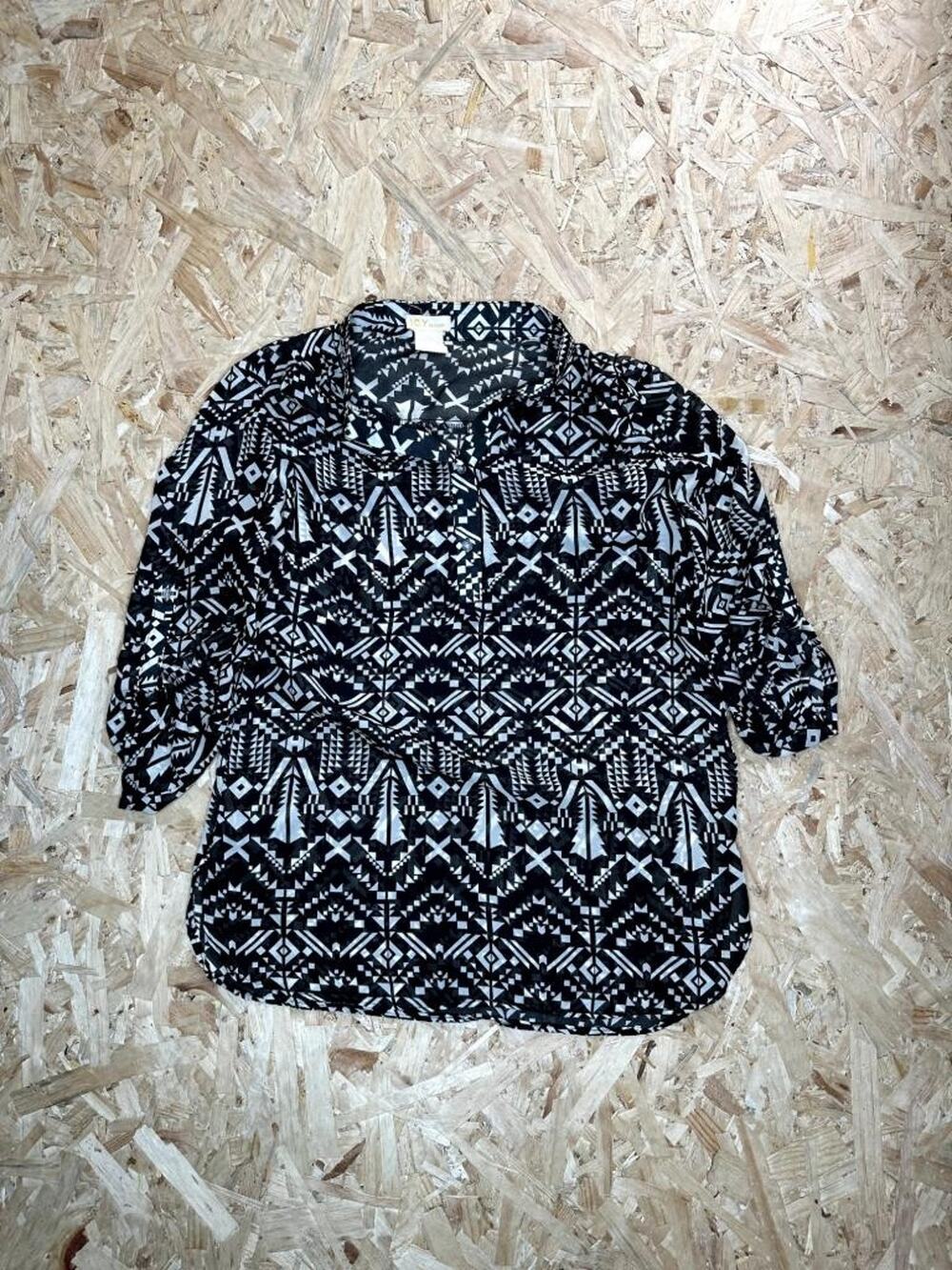 Icy Fashion Blouse Womens Large Black White Aztec Geometric Roll Tab Sleeve Top